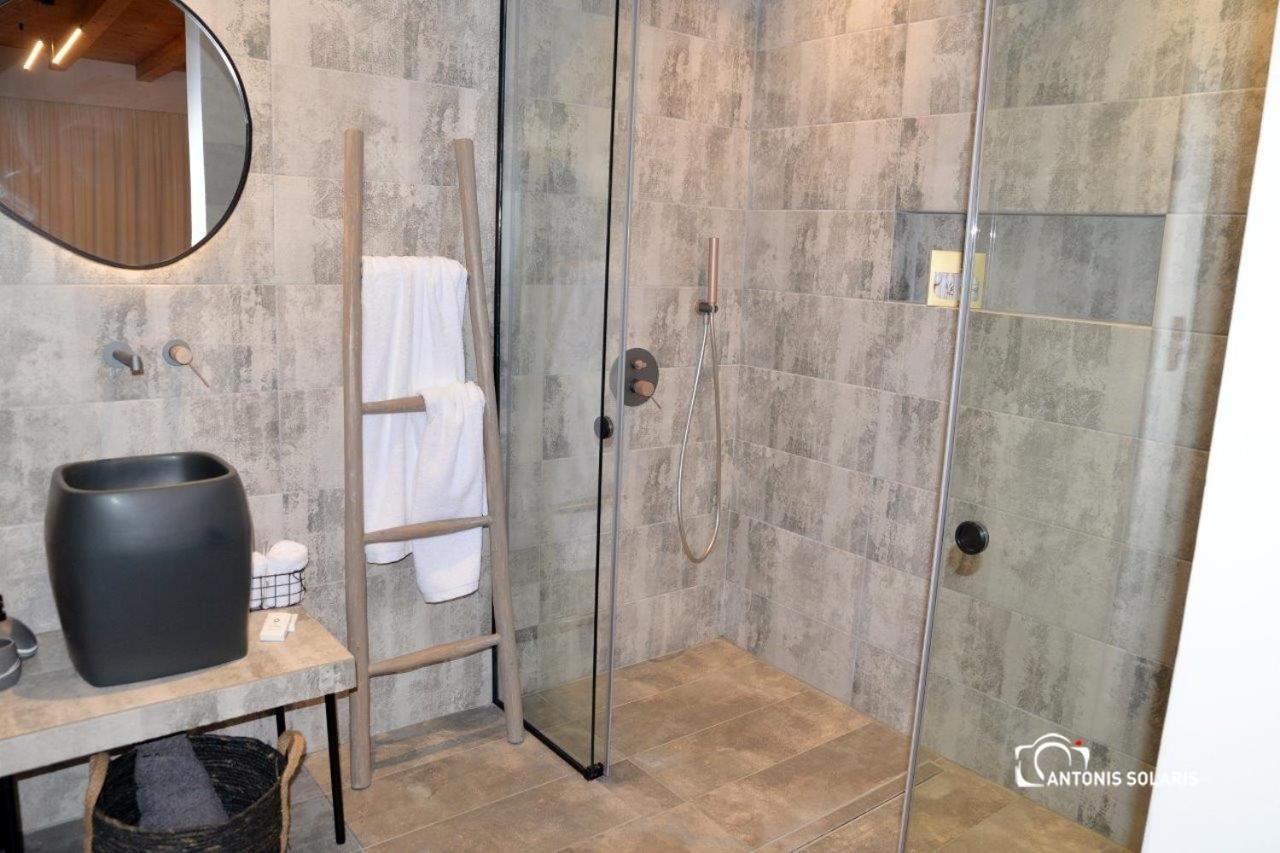 Nisaki Hotel & Elite Suites Ermoúpoli Extérieur photo