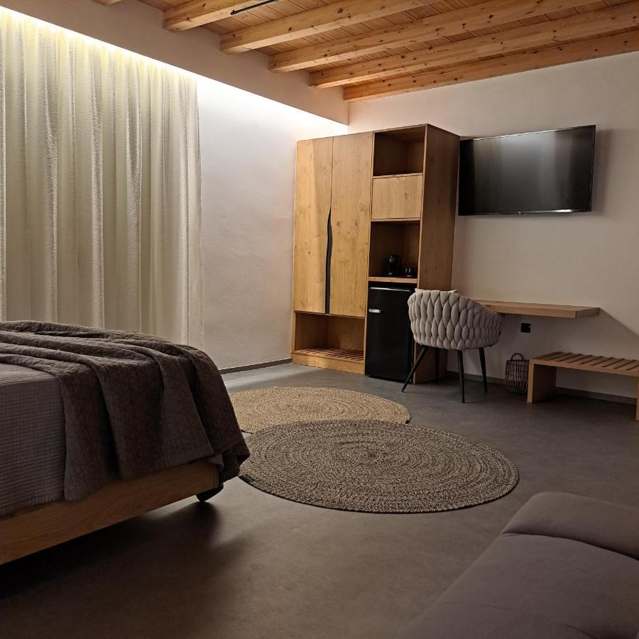 Nisaki Hotel & Elite Suites Ermoúpoli Extérieur photo