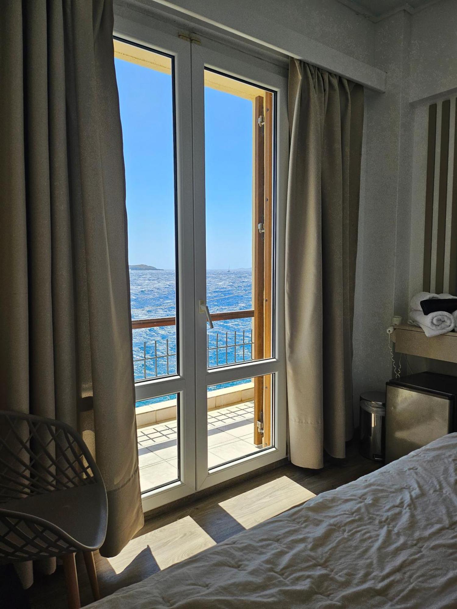 Nisaki Hotel & Elite Suites Ermoúpoli Extérieur photo