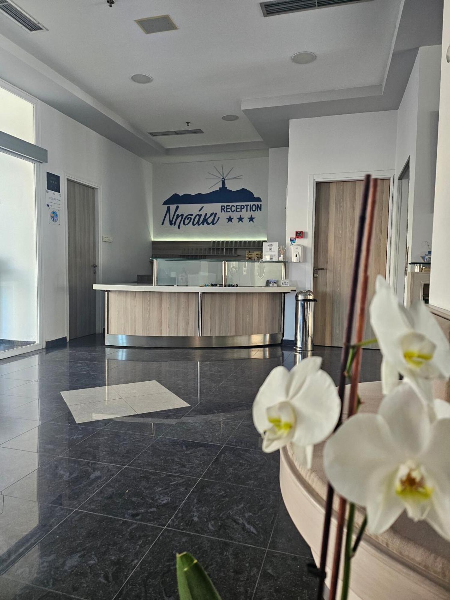 Nisaki Hotel & Elite Suites Ermoúpoli Extérieur photo