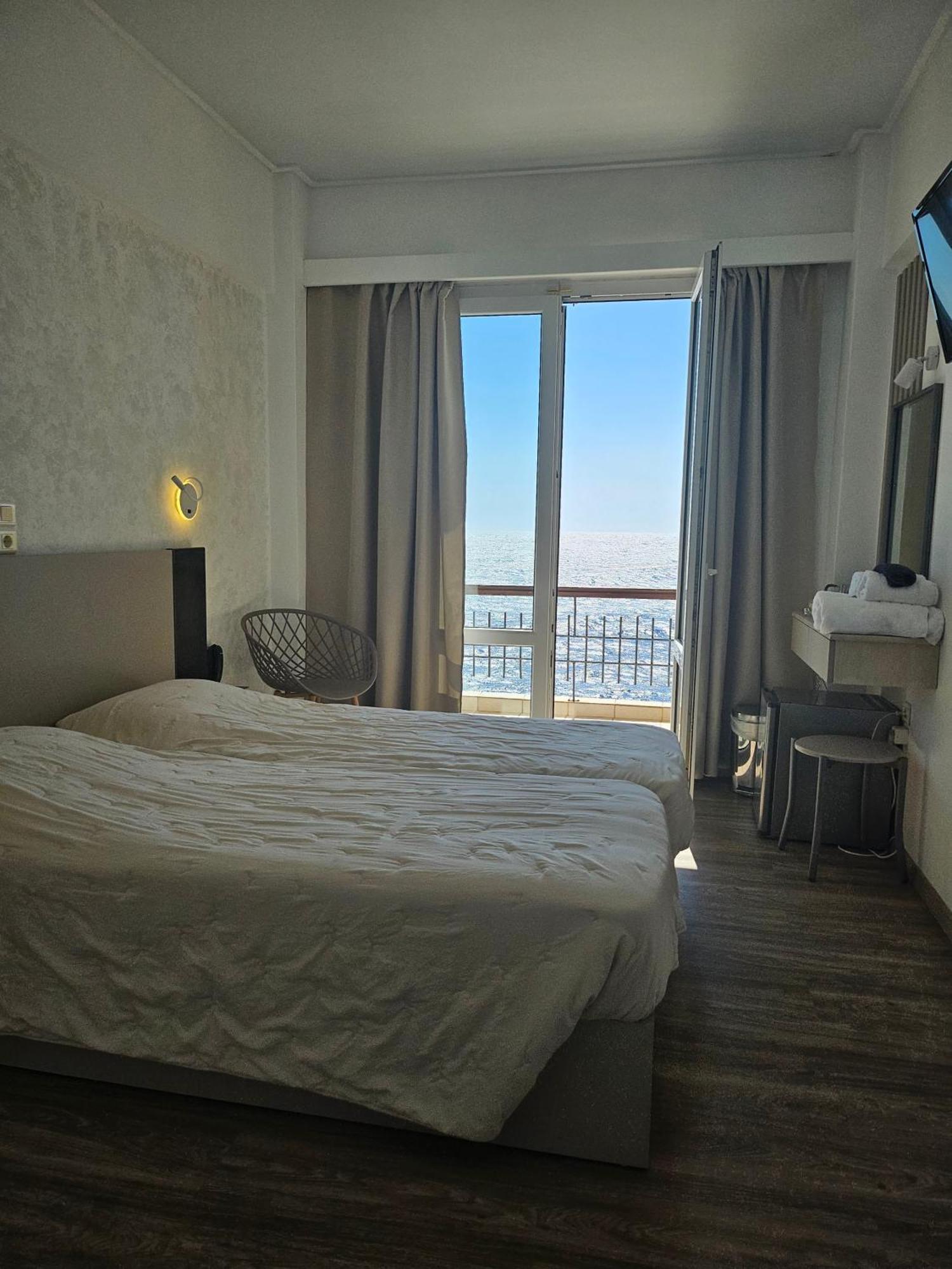 Nisaki Hotel & Elite Suites Ermoúpoli Extérieur photo