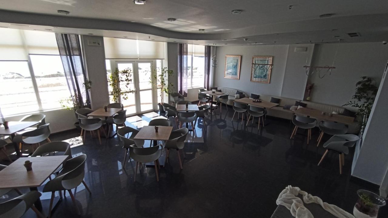 Nisaki Hotel & Elite Suites Ermoúpoli Extérieur photo